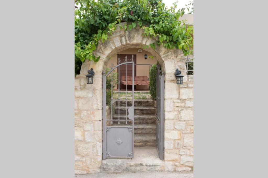 Heraklion Comfy House With Mountain View Luaran gambar